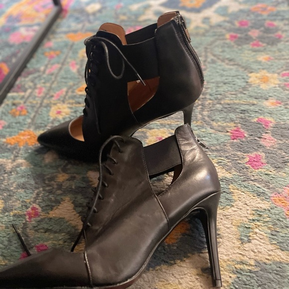 Banana Repyblic Cutout Heel Bootie barely worn ! - Picture 2 of 11